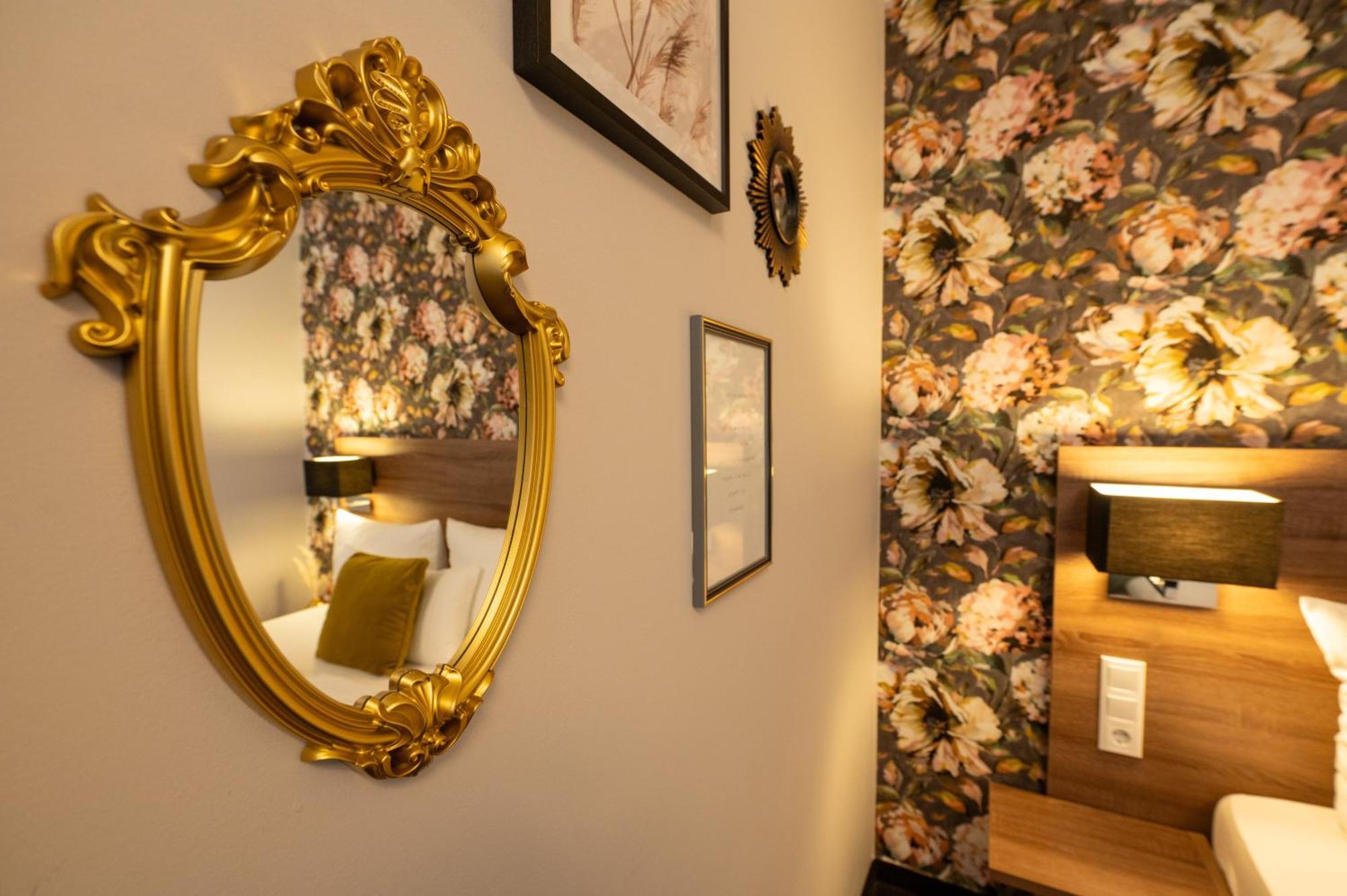V Boutique Hotel ベーブリンゲン エクステリア 写真